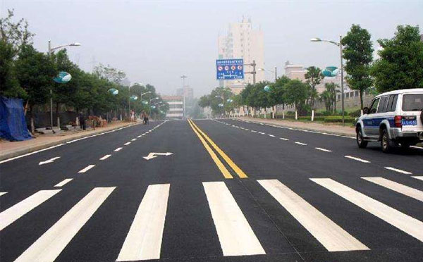 塔城标线涂料在环氧地坪项目中的选择与应用